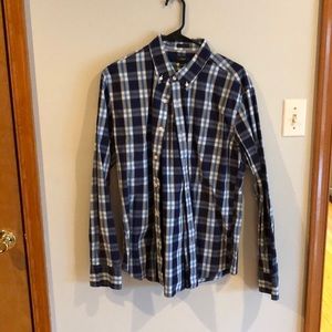 Men’s J Crew plaid button down shirt.